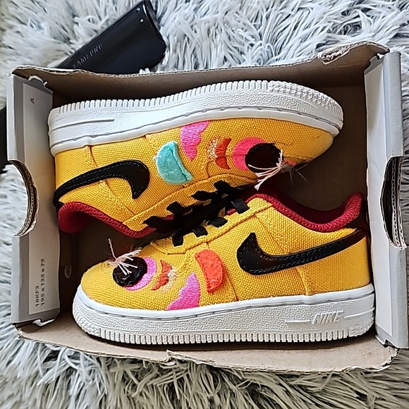 FORCE 1 LV8 TD 'CHINESE NEW YEAR - UNIVERSITY GOLD' - Picture 10 of 10